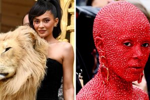 Doja Cat 30 000 kristályt viselt, Kylie Jenner pedig oroszlánfejet öltött, plusz 8 másik sztár, aki polgárpukkasztóan öltözködött