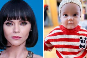 Christina Ricci a 8 éves fiával alszik, miközben a kislánya egyedül alszik