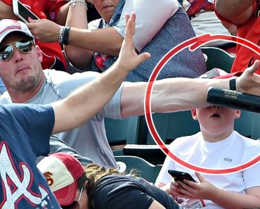Egy apa „szuperapai erőket” szabadít fel, hogy megállítson egy repülő baseballütőt, hogy az ne találja el a fia fejét