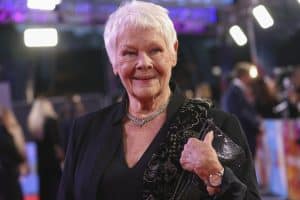 88 évesen Dame Judi Dench bevallja, hogy 56-nak tetteti magát