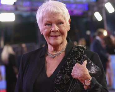88 évesen Dame Judi Dench bevallja, hogy 56-nak tetteti magát